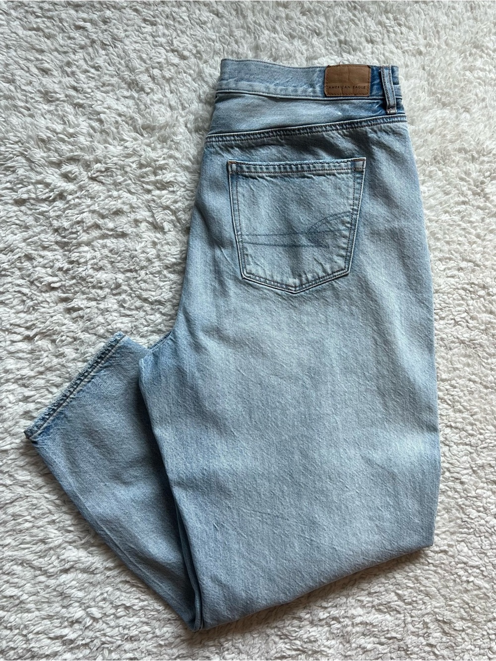 American Eagle Relaxed Mom Jean Ripped Light Wash Jeans (14)